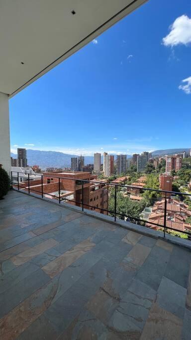 Apartamento De Lujo Con La Mejor Vista De Medellin Apartment Bagian luar foto